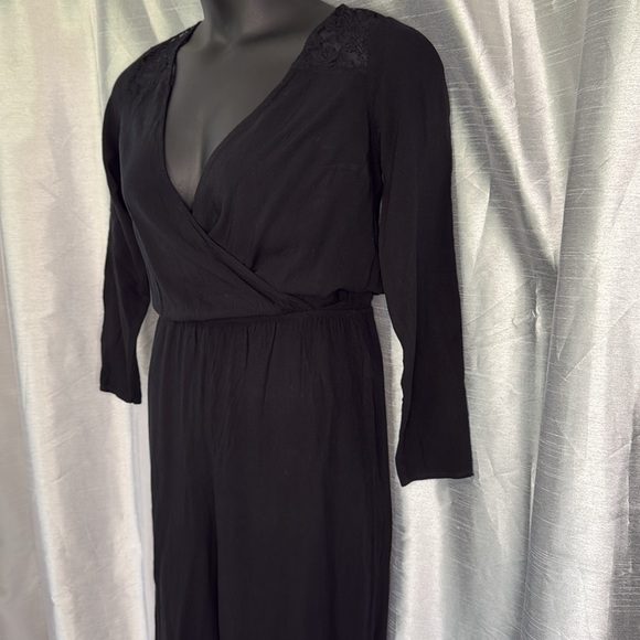 Divided H&M Women’s 8 Lacy Rayon Blend Long Sleeve Elastic Waist V Neck Jumpsuit - Picture 3 of 8